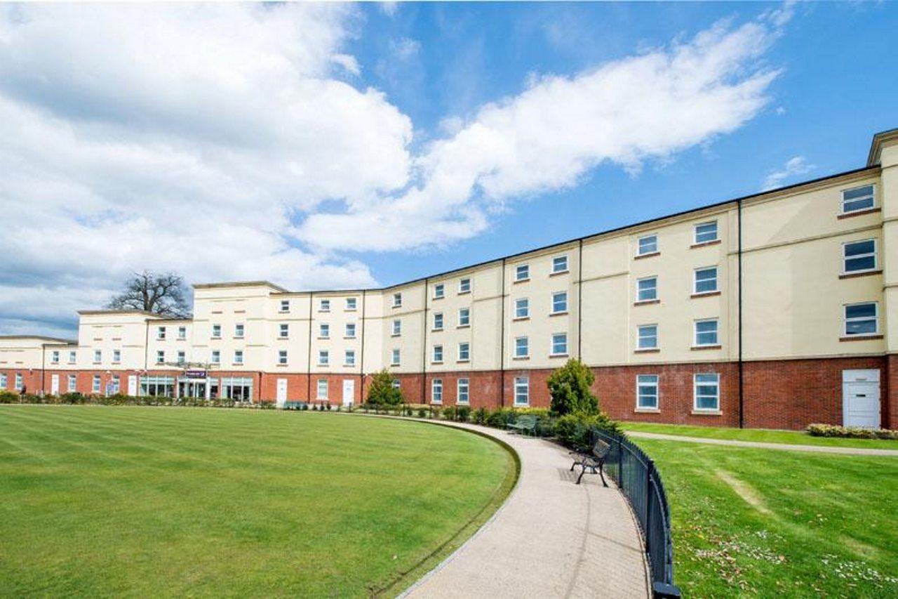 Premier Inn Stoke - Trentham Gardens Exterior foto