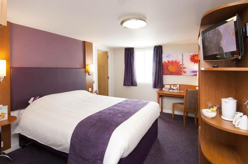 Premier Inn Stoke - Trentham Gardens Exterior foto